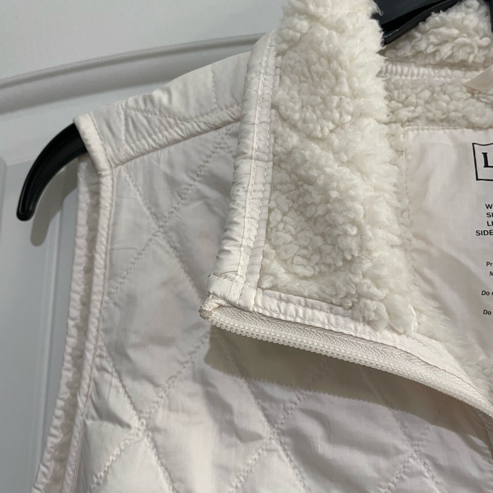 L.L. Bean Cream Quilted Sherpa Vest with ribbed sides. Women’s size 1X Reg. - Picture 4 of 16